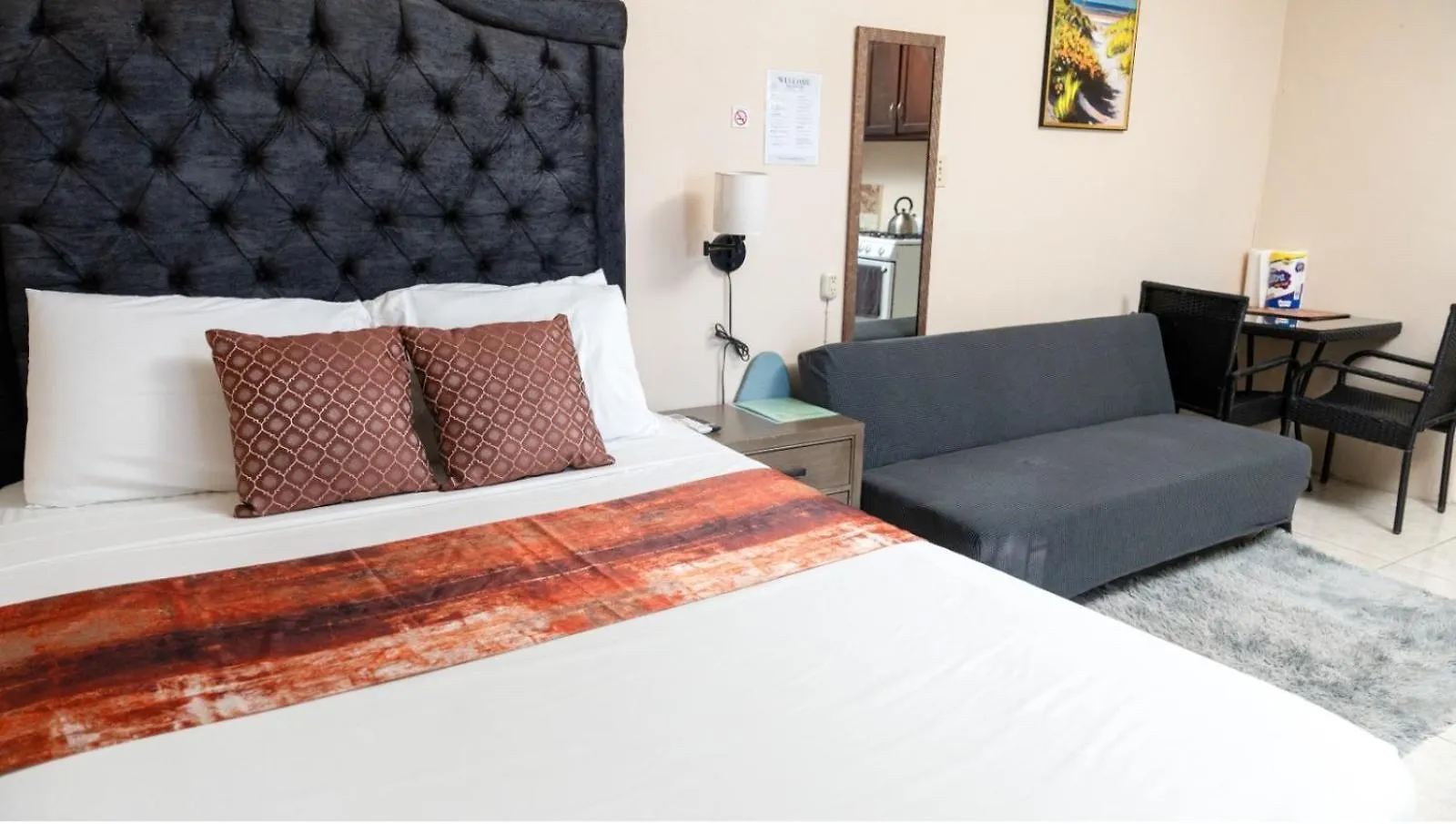 Mona Studio Suite location